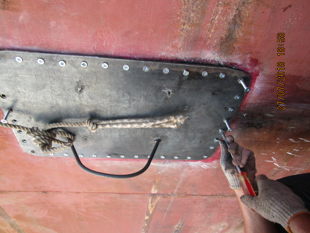 Аварийный ремонт повреждения топливного танка на контейнеровозе 