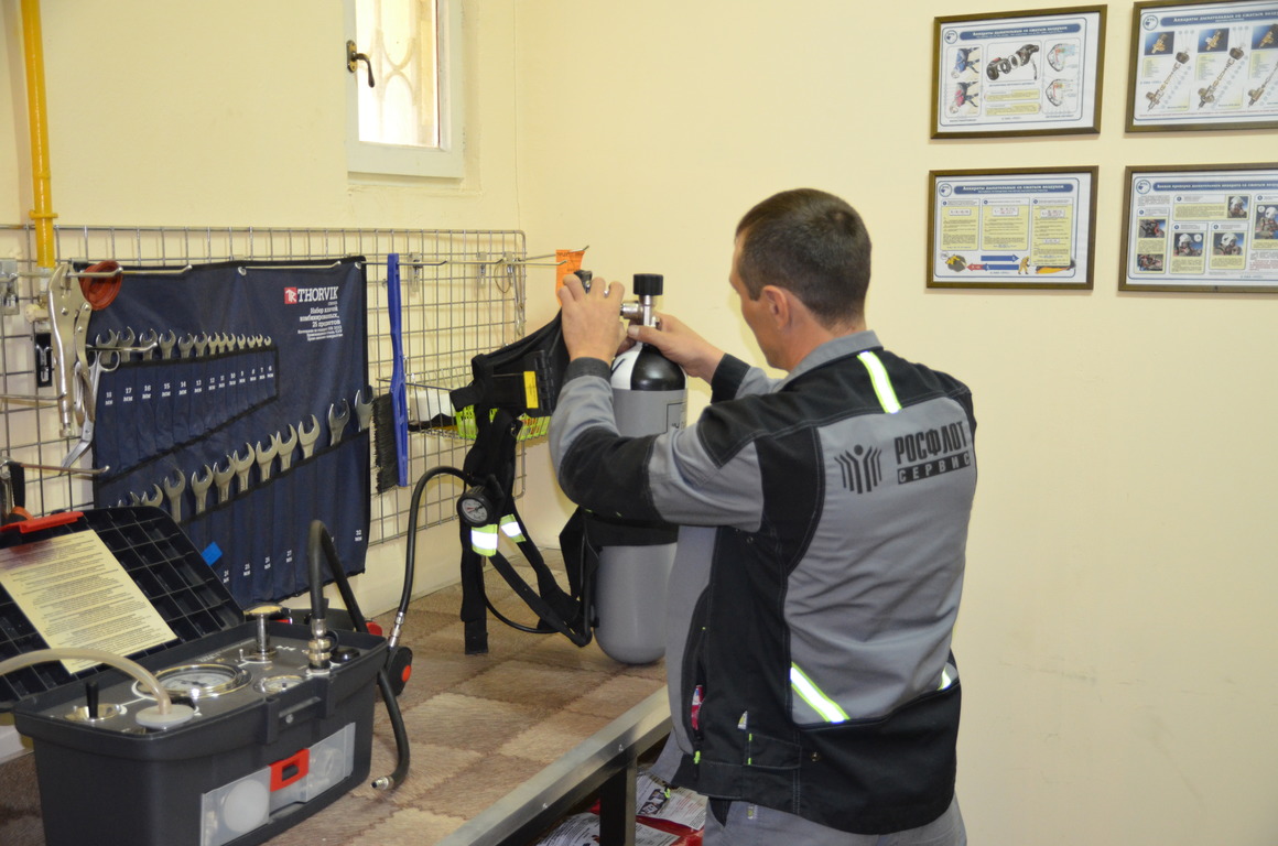 Техническое обслуживание, проверка и зарядка дыхательных аппаратов на сервисной базе 