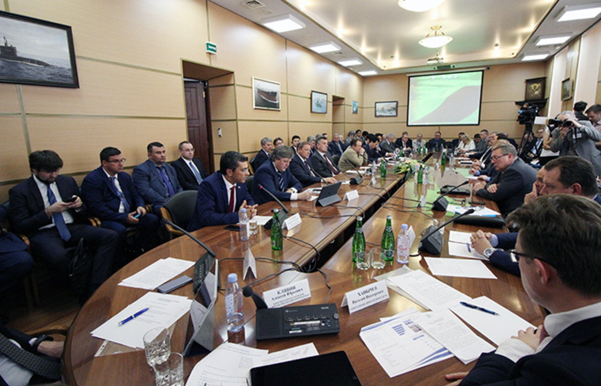 Совещание по вопросам развития судостроения и судоходства прошло на Адмиралтейских верфях в Санкт-Петербурге